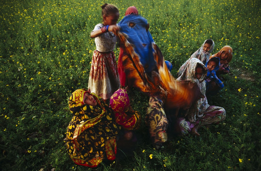 Eric Valli Jungle Nomads Photos